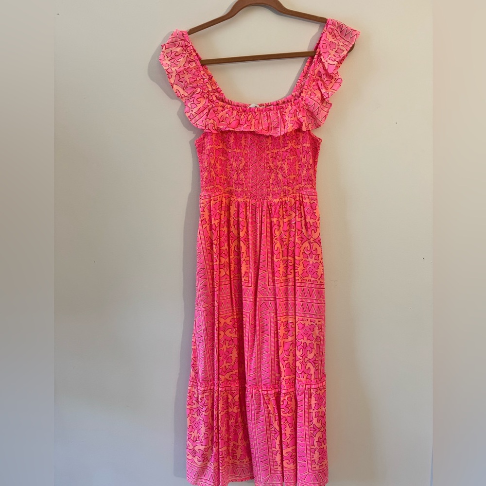 EUC Vineyard Vines Smocked Ellen Midi Dress in neon pink/orange print